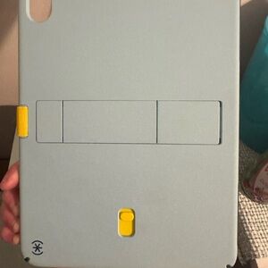 Speck iPad 10th generation 10.9 in case